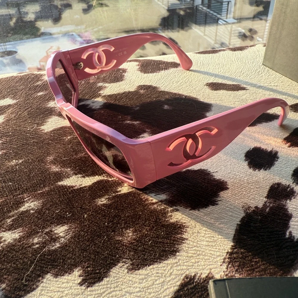 CHANEL Pink Rectangular Sunglasses with CC Cutout Temples - Picture 8 of 13